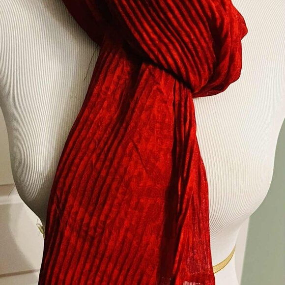 NWT Handmade Crinkled Red Scarf by Sana – Modern Minimalist Chic - Picture 4 of 5